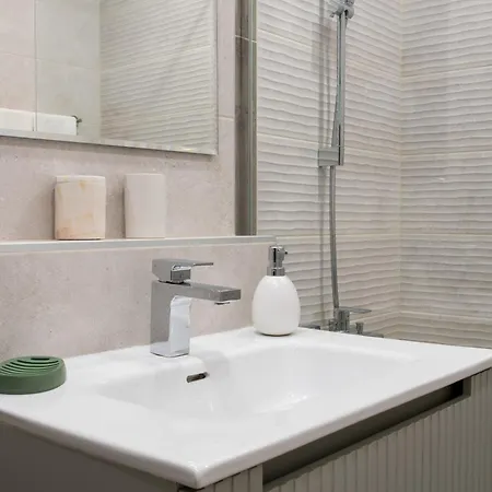 Retro-chic 1br Next To Vasil Levski Blvd By Flat Mаnager